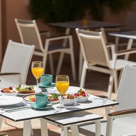 Eliza By Panel Hospitality 4*