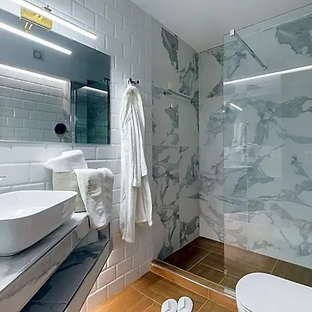Eliza By Panel Hospitality 4*
